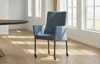 Leren eetkamerstoelen met armleuning en wieltjes
