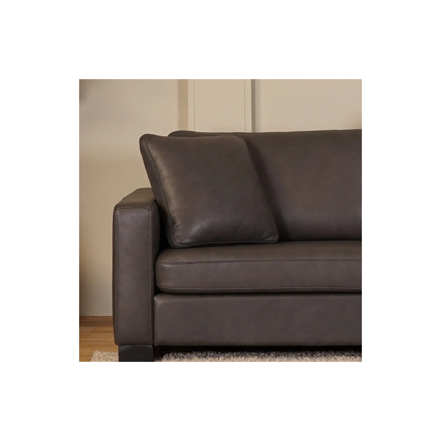 afbeelding van Leren armkussen voor bank (zelfde kleur als bank) - CA. 50X50CM