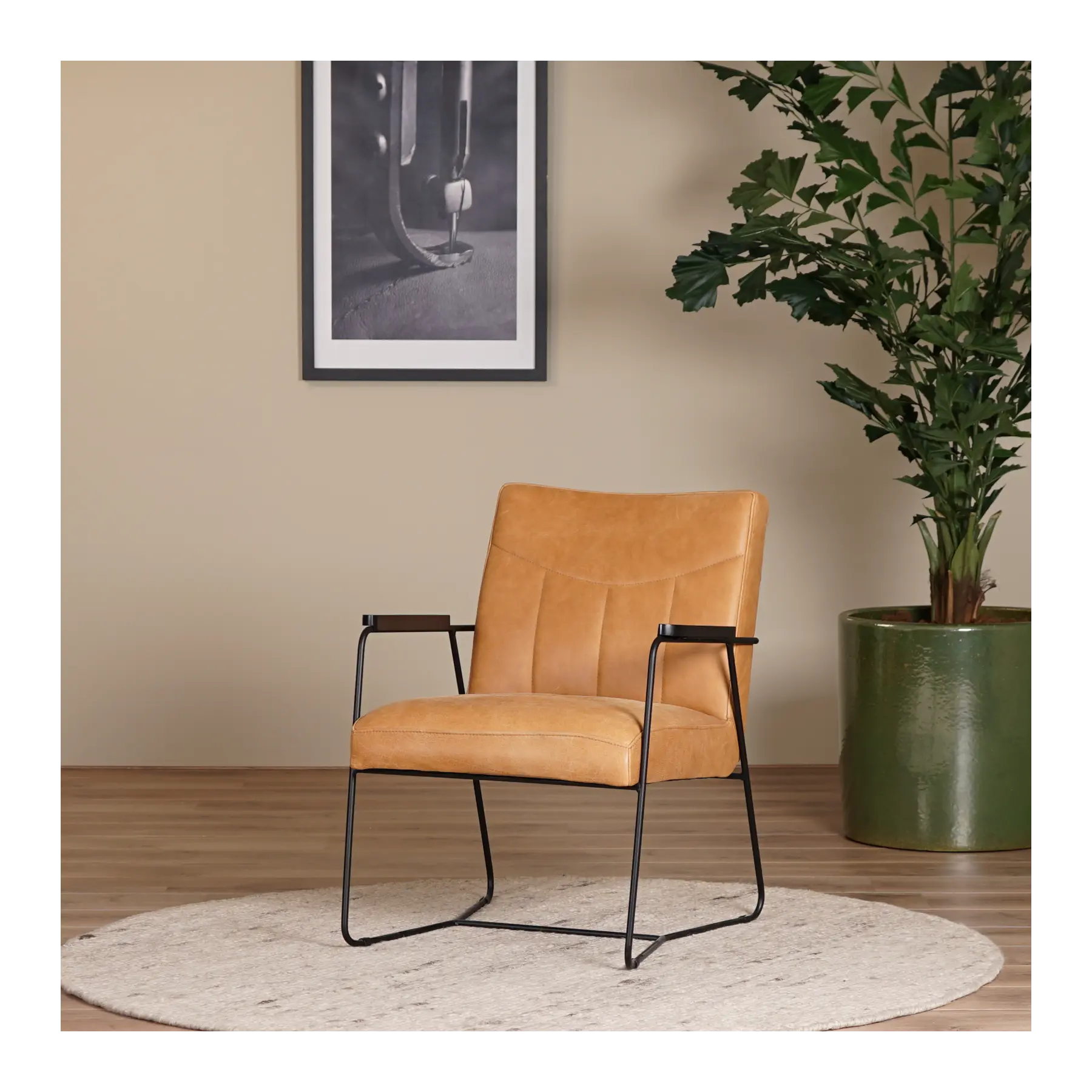 afbeelding van Cognac leren industriële fauteuil Right - Vintage Leer Cognac