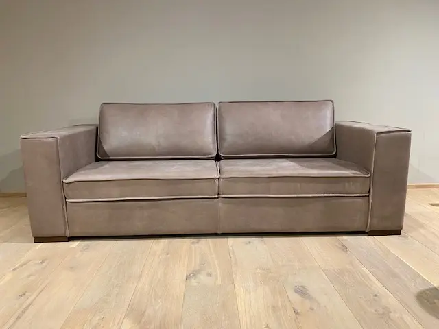 afbeelding van Leren bank Fine - 3 zits - Vintage Taupe