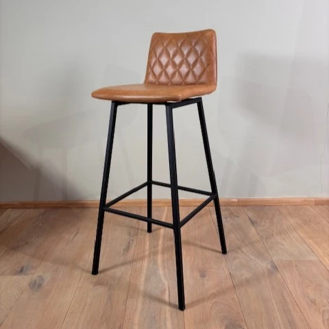 afbeelding van Leren barkruk Catch hoog, Vintage Cognac, poten staal vierkant zwart - Outlet