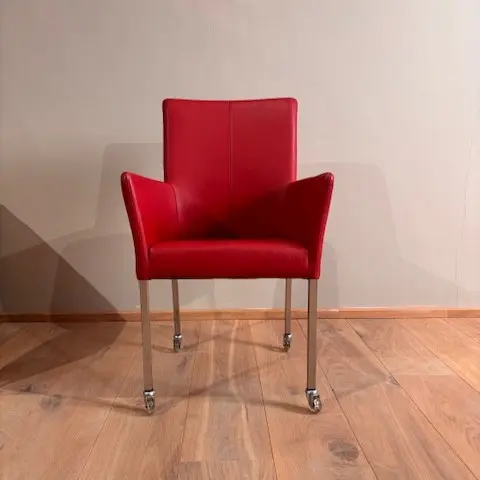 afbeelding van Leren eetkamerstoel Comfort met wieltjes en armleuning - Toledo Ducati