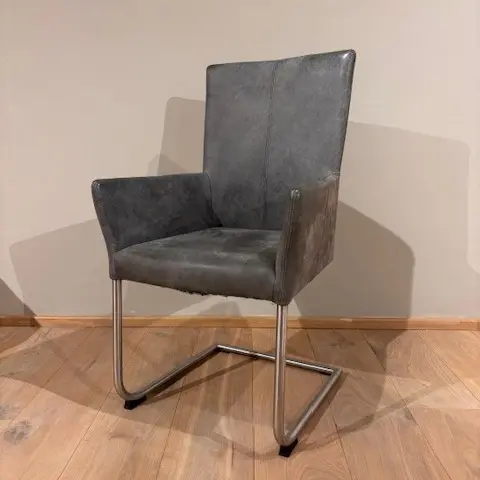 afbeelding van Leren eetkamerstoel Dry met armleuning - Kenia Antracite