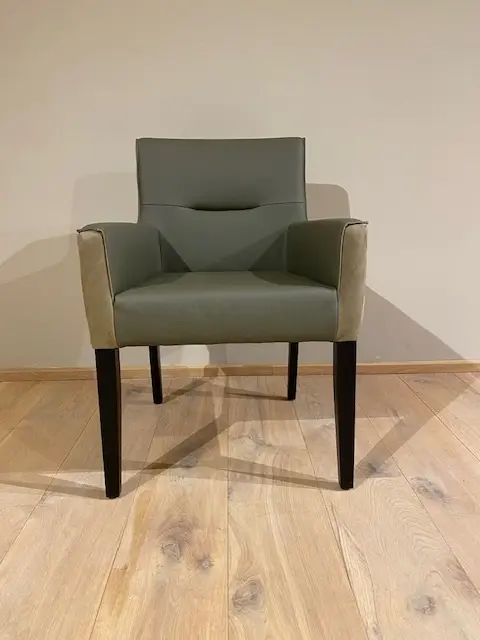 afbeelding van Leren eetkamerstoel Look Duo - Kenia Olive en Toledo Olive