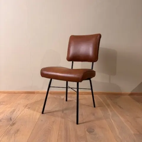 afbeelding van Leren eetkamerstoel Solid, Granada Savannah (cognac), poten staal rond zwart - Outlet