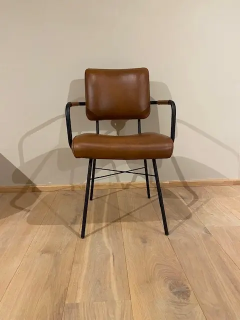 afbeelding van Leren eetkamerstoel Solid met armleuning - Granada Savannah