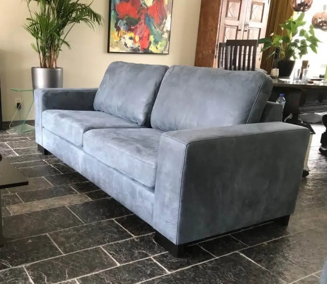 afbeelding van Leren 2.5-zits bank met houten poten - blauw leer