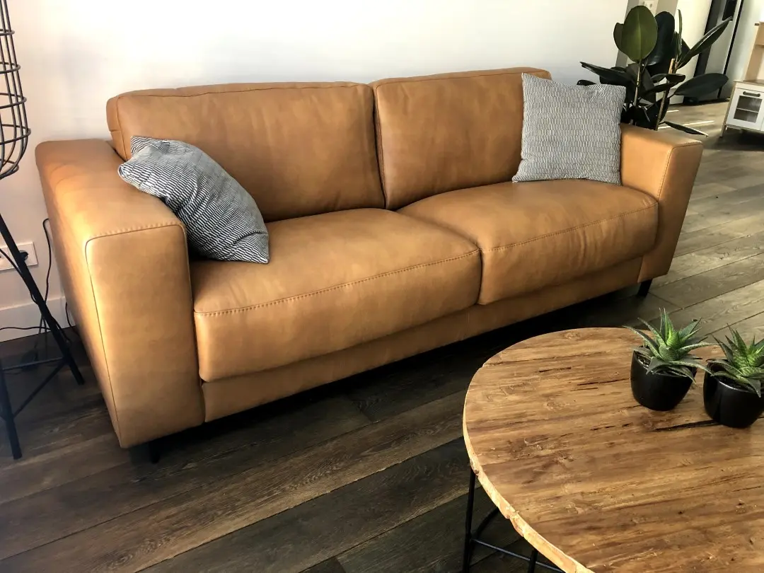 afbeelding van Leren 3-zits bank met stalen poten - bruin leer