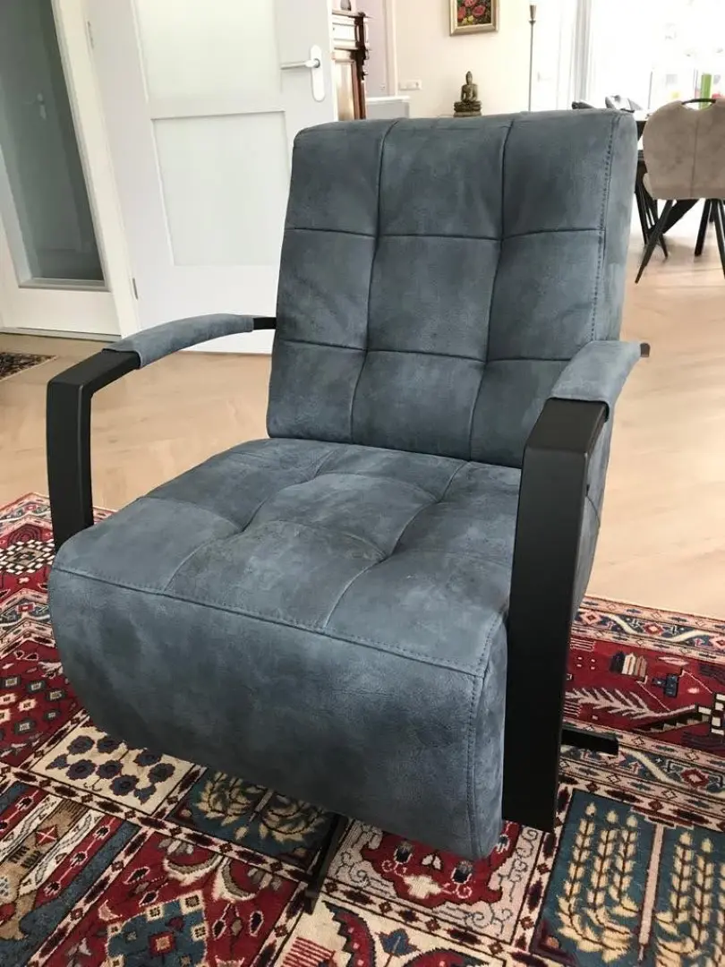 afbeelding van Leren draaifauteuil met stalen frame en stervoet - blauw leer