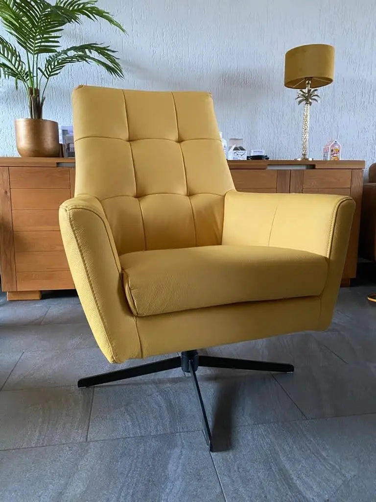 afbeelding van Leren draaifauteuil volledig gestoffeerd - met hoge rug en stervoet - geel leer