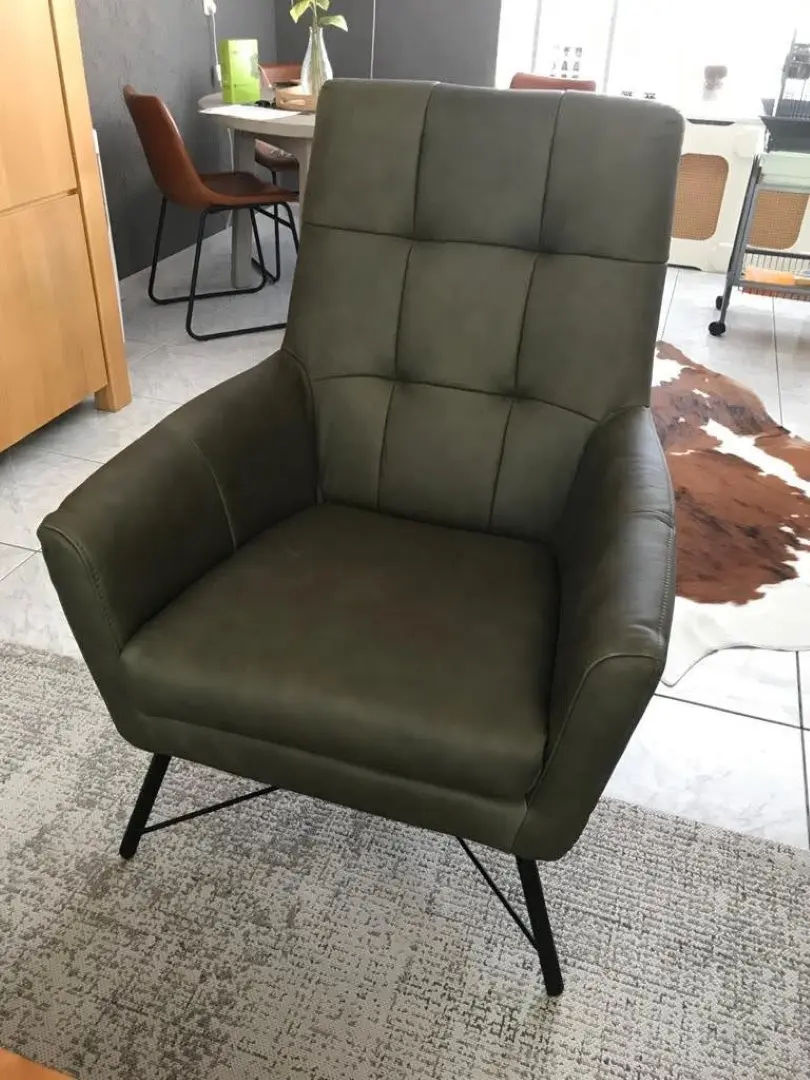 afbeelding van Leren fauteuil volledig gestoffeerd - met hoge rug - groen leer