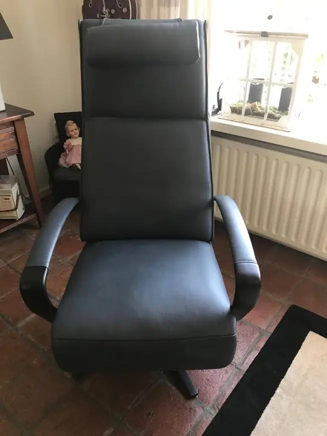 afbeelding van Leren relaxfauteuil met stalen frame - met extra nekkussen - blauw leer