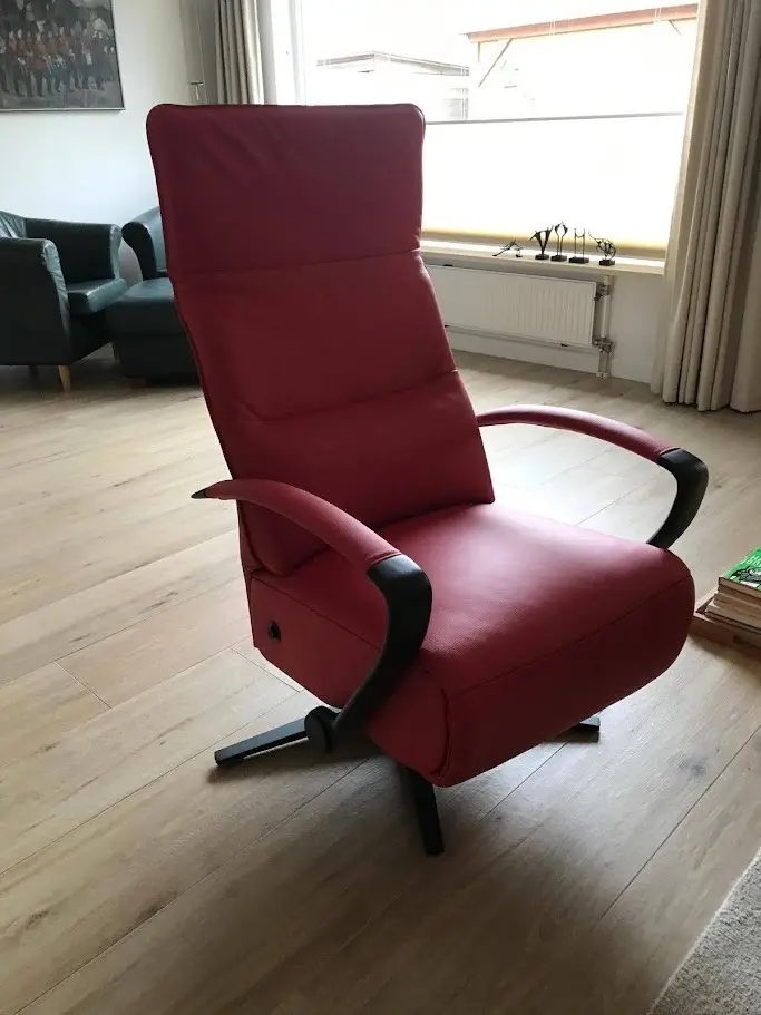 afbeelding van Leren relaxfauteuil met stalen frame - rood leer