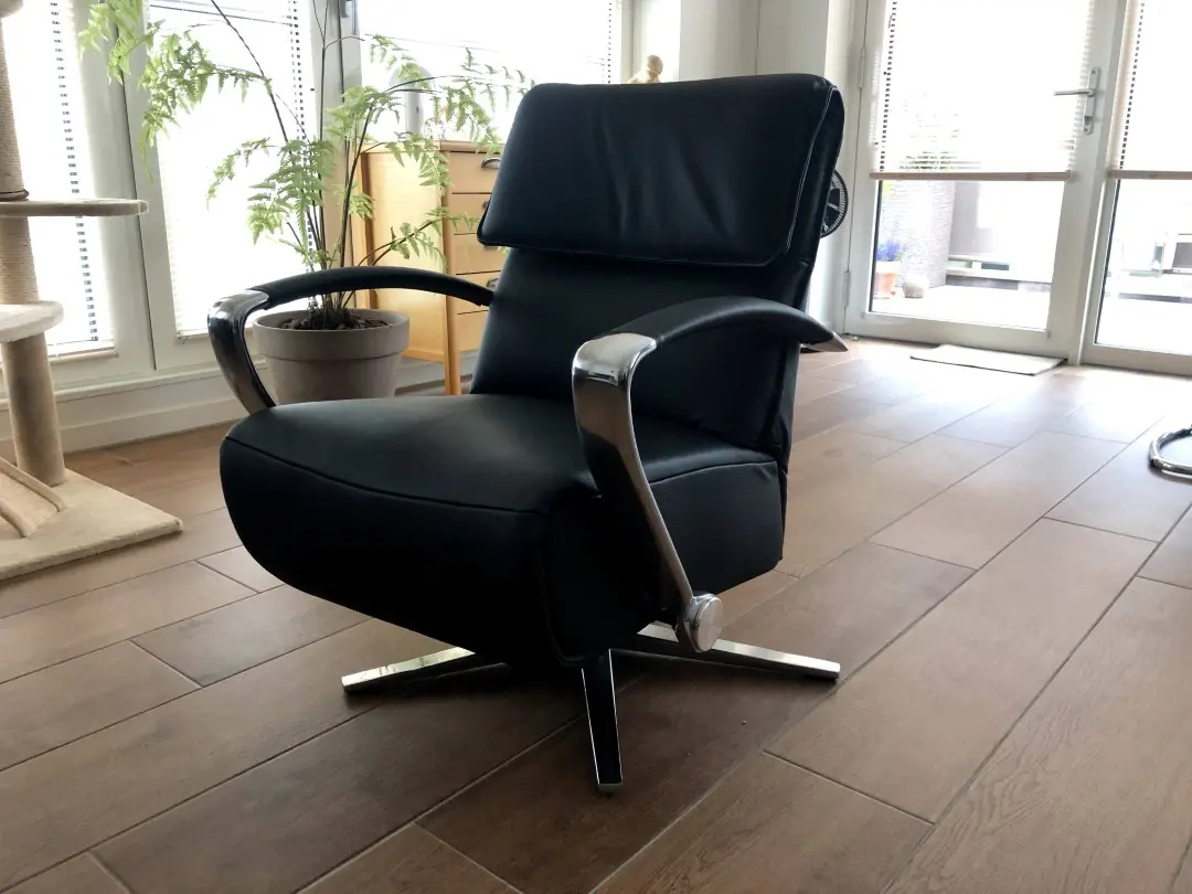 afbeelding van Leren relaxfauteuil met stalen frame - zwart leer