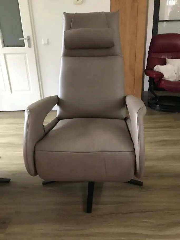 afbeelding van Relaxfauteuils met desgin armleuning - bruin leer