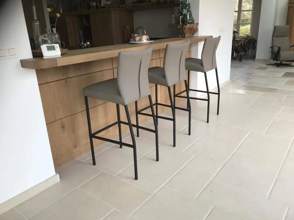 afbeelding van Set van 3 leren barstoelen - bruin leer