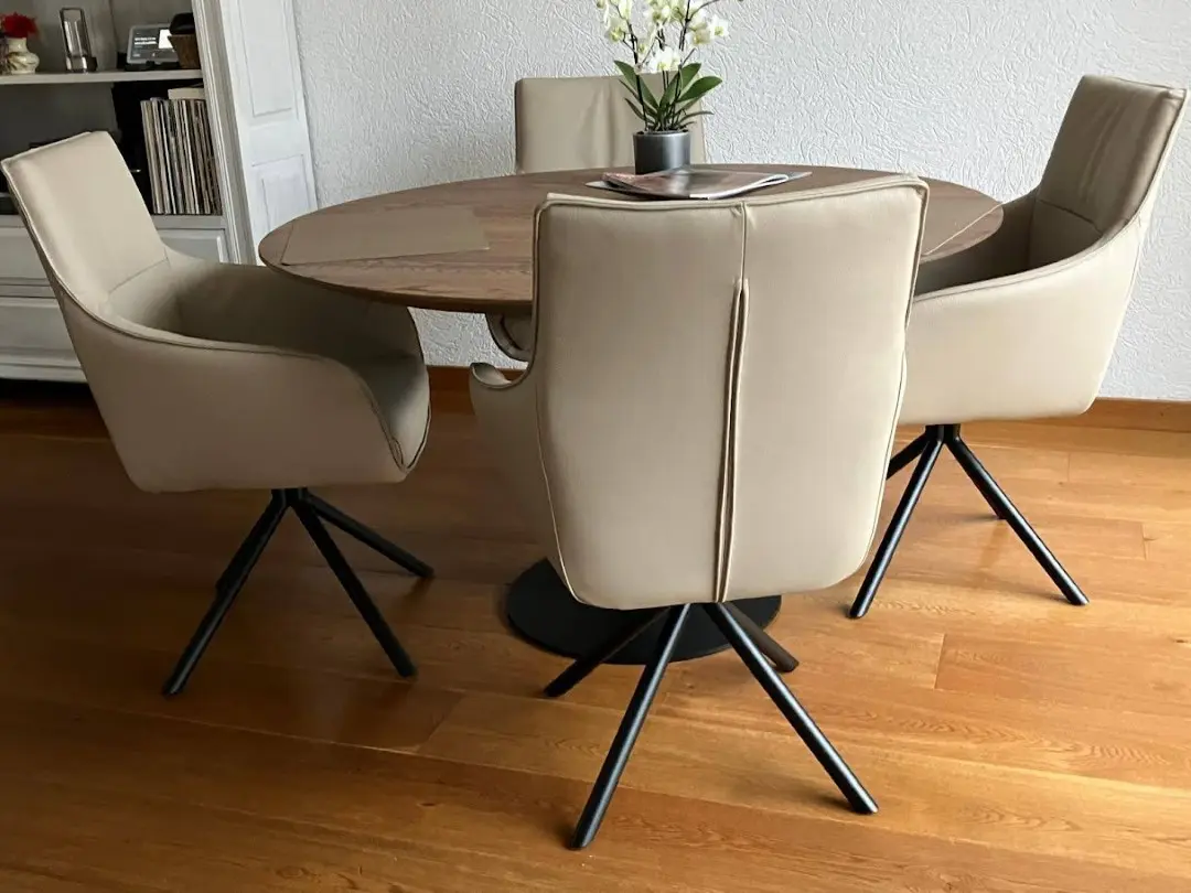 afbeelding van Set van 4 leren eetkamerstoelen - draaibaar - crème kleur leer