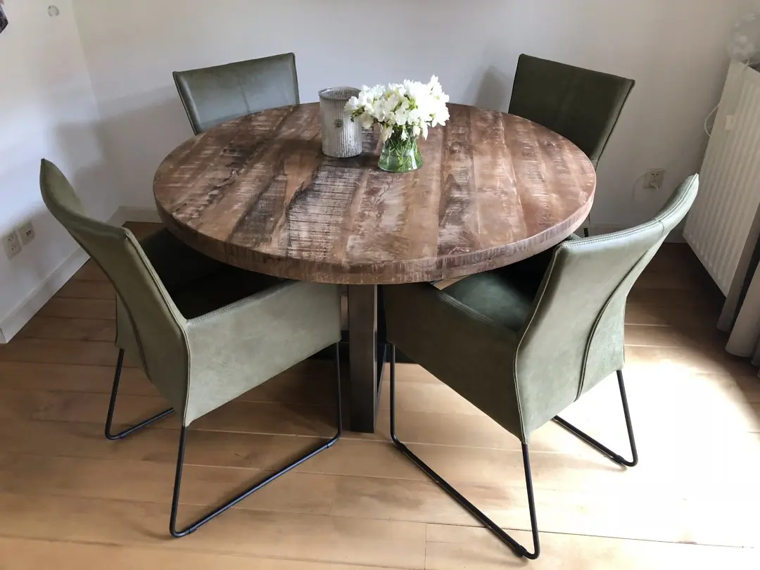 afbeelding van Set van 4 leren eetkamerstoelen - met designpoot - groen leer