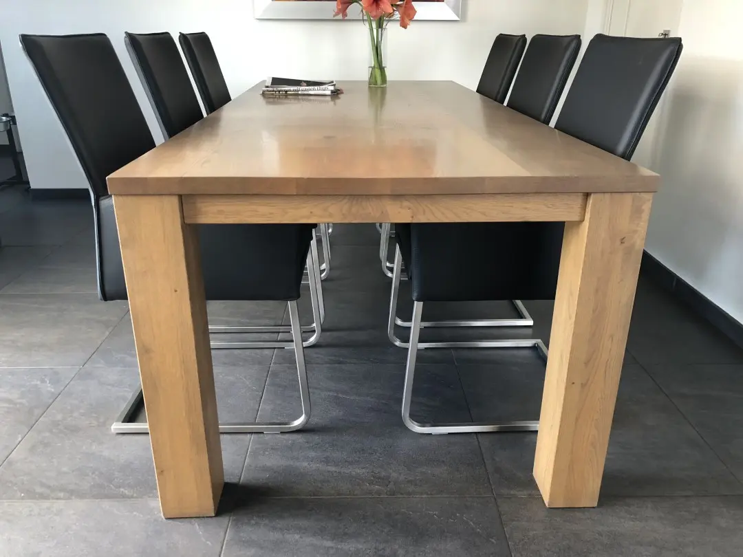 afbeelding van Set van 6 leren eetkamerstoelen met sledepoot - Model Ruler