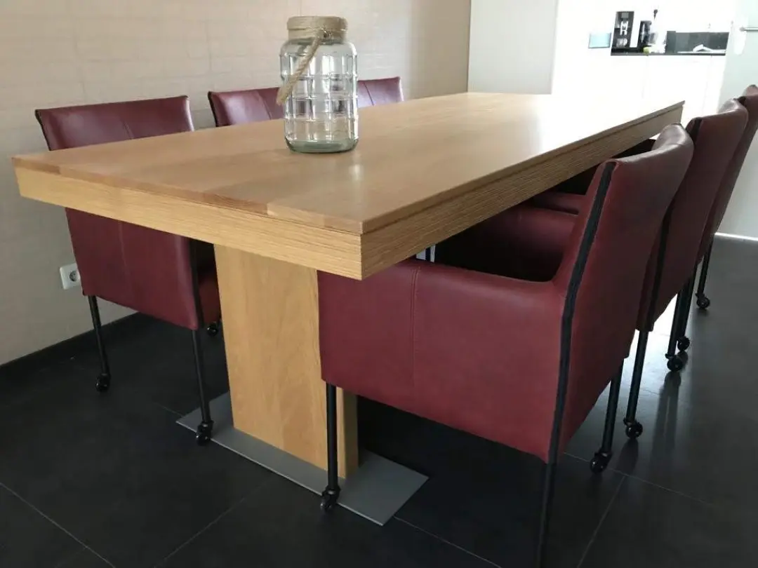 afbeelding van Set van 6 rode leren kuip eetkamerstoelen met wieltjes - rood leer