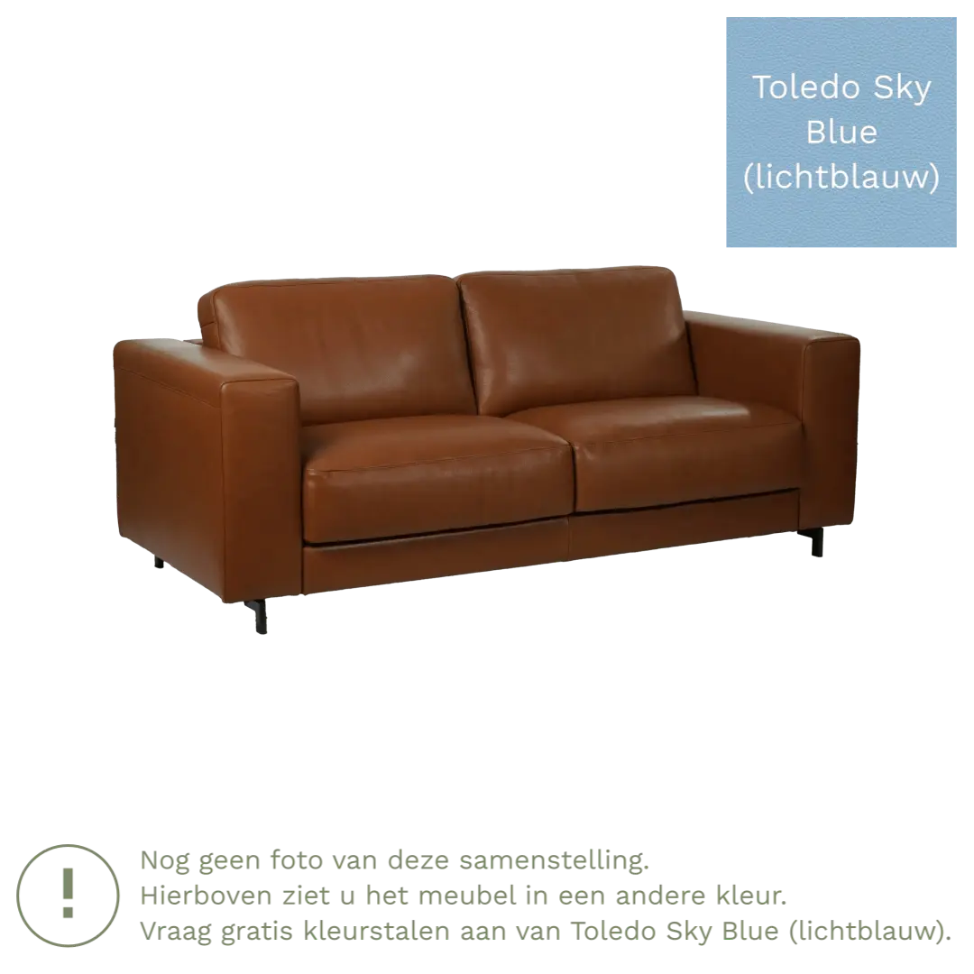 afbeelding van Leren bank Clear - 2,5 zits - Toledo Sky Blue (lichtblauw) - Poten hout bruin