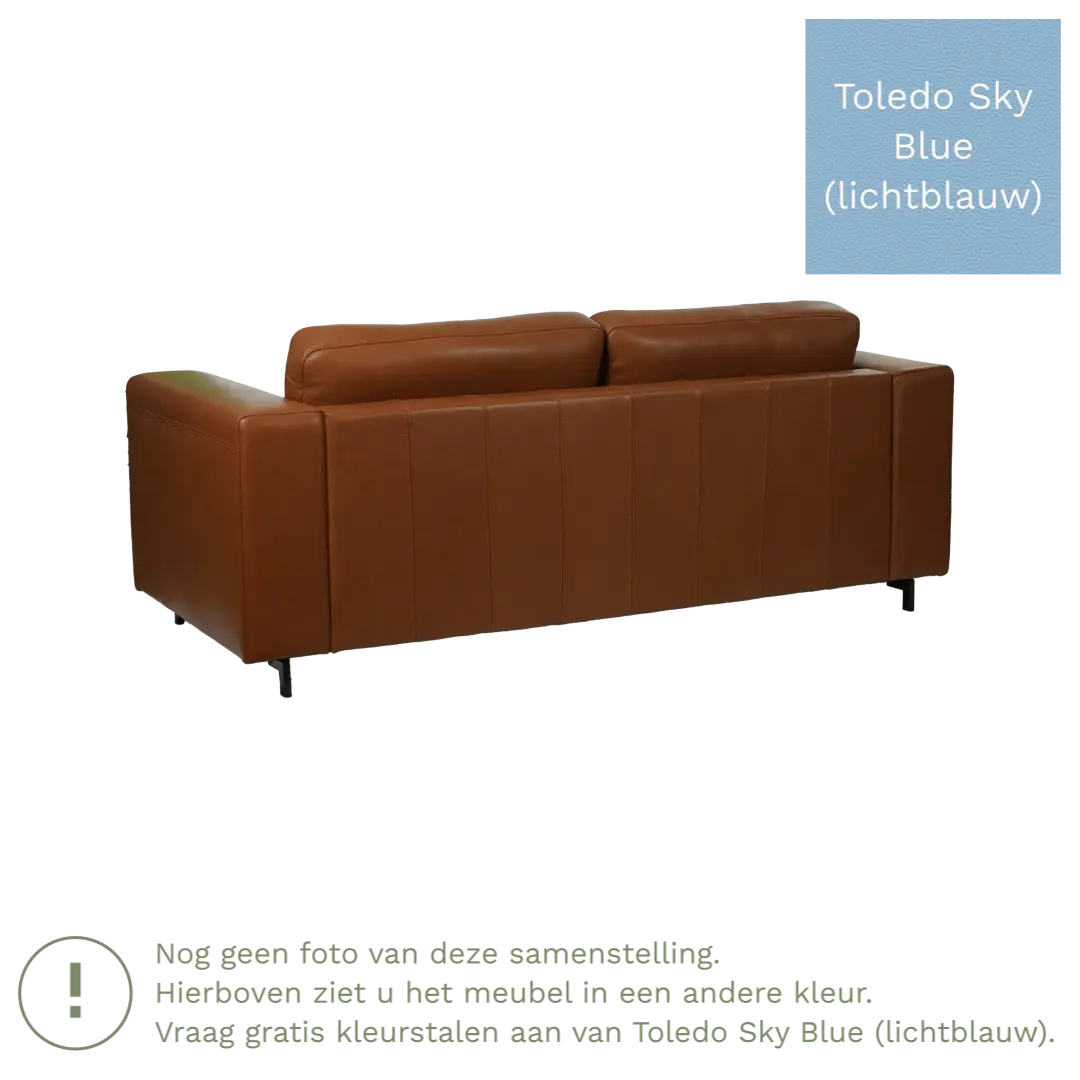 afbeelding van Leren bank Clear - 2,5 zits - Toledo Sky Blue (lichtblauw) - Poten hout bruin