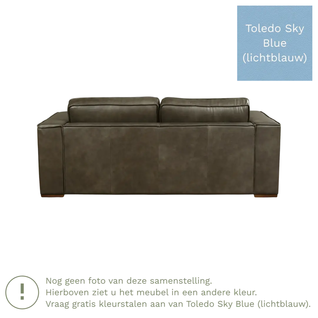afbeelding van Leren bank Fine - 2,5 zits - Toledo Sky Blue (lichtblauw) - Poten hout zwart