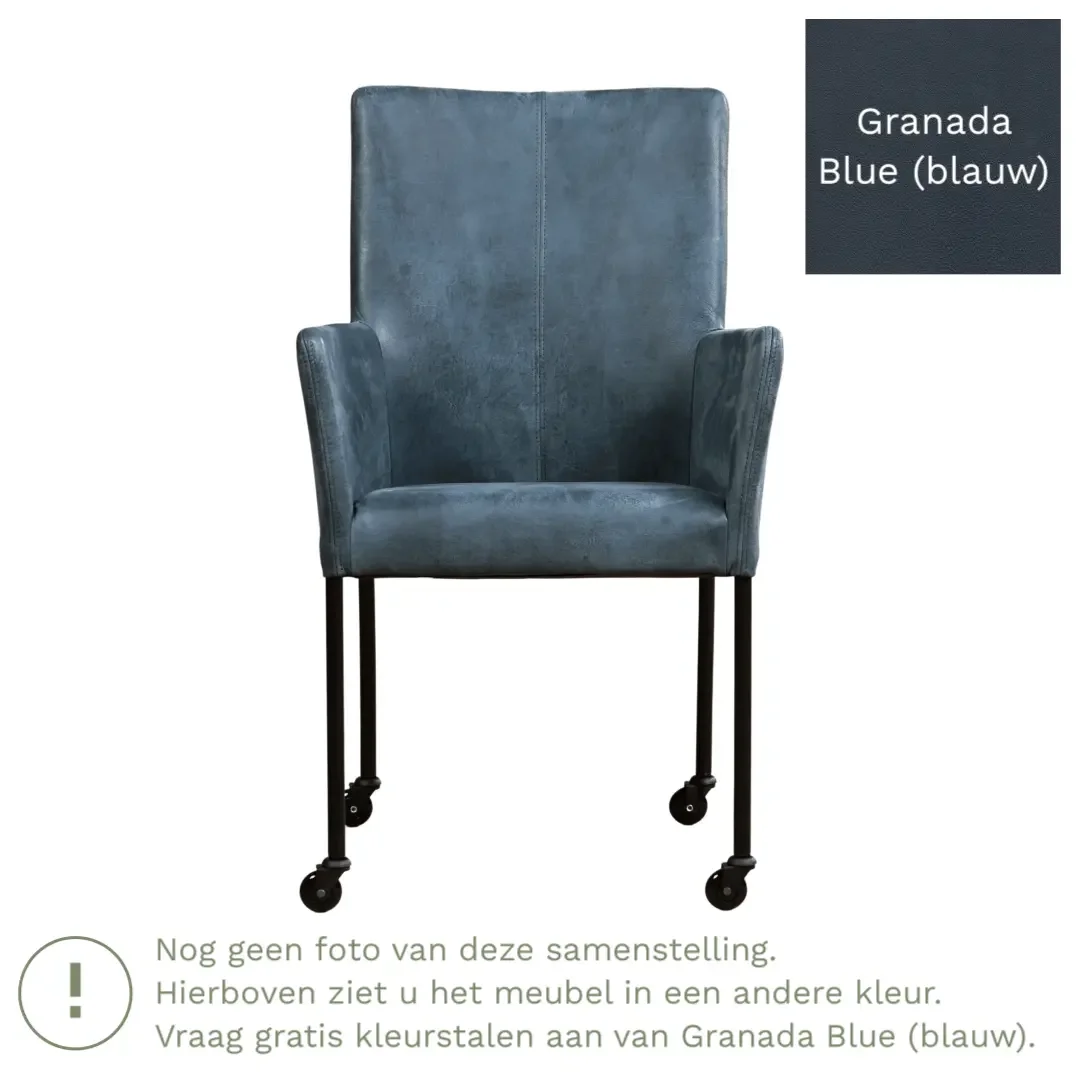 afbeelding van Leren eetkamerstoel Comfort met wieltjes en armleuning - Granada Blue (blauw) - Poten staal vierkant RVS