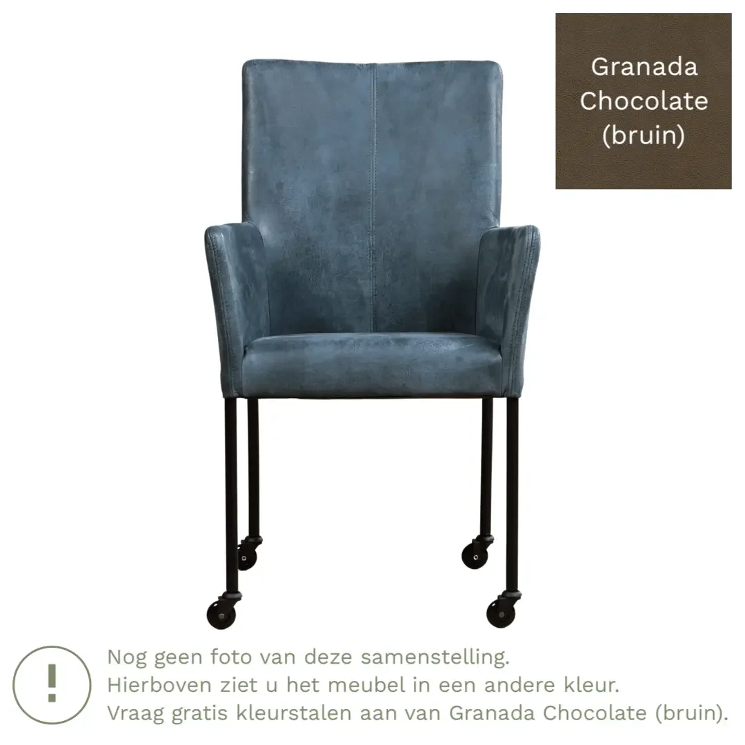 afbeelding van Leren eetkamerstoel Comfort met wieltjes en armleuning - Granada Chocolate (bruin) - Poten staal rond RVS