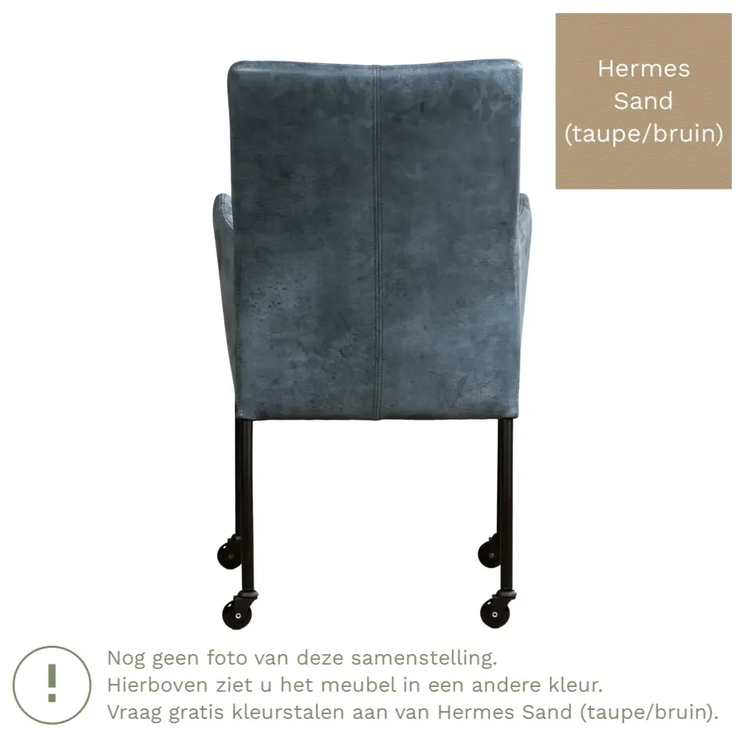 afbeelding van Leren eetkamerstoel Comfort met wieltjes en armleuning - Hermes Sand (taupe/bruin) - Poten staal vierkant RVS