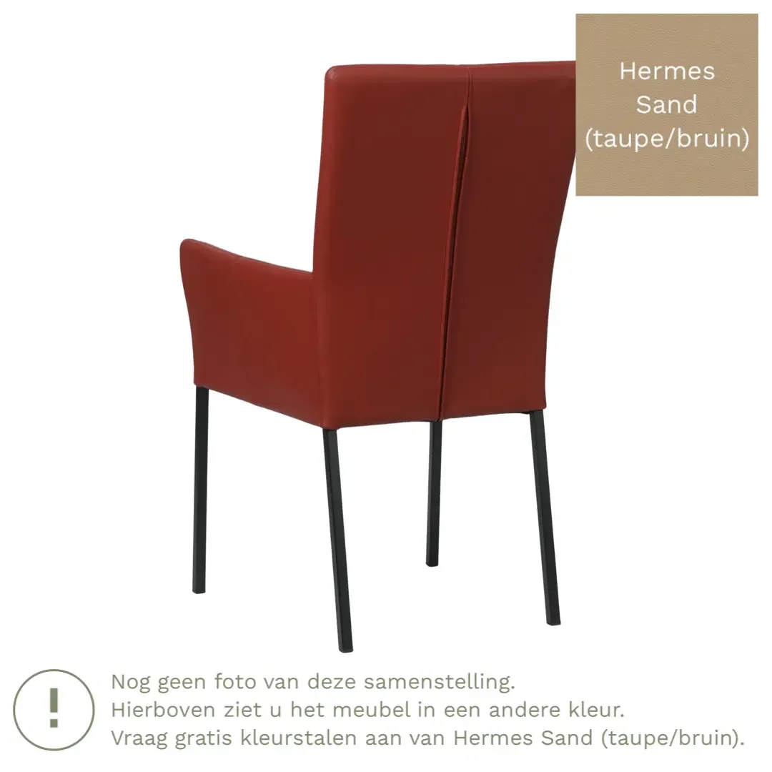 afbeelding van Leren eetkamerstoel Daily met armleuning - Hermes Sand (taupe/bruin) - Poten staal vierkant RVS