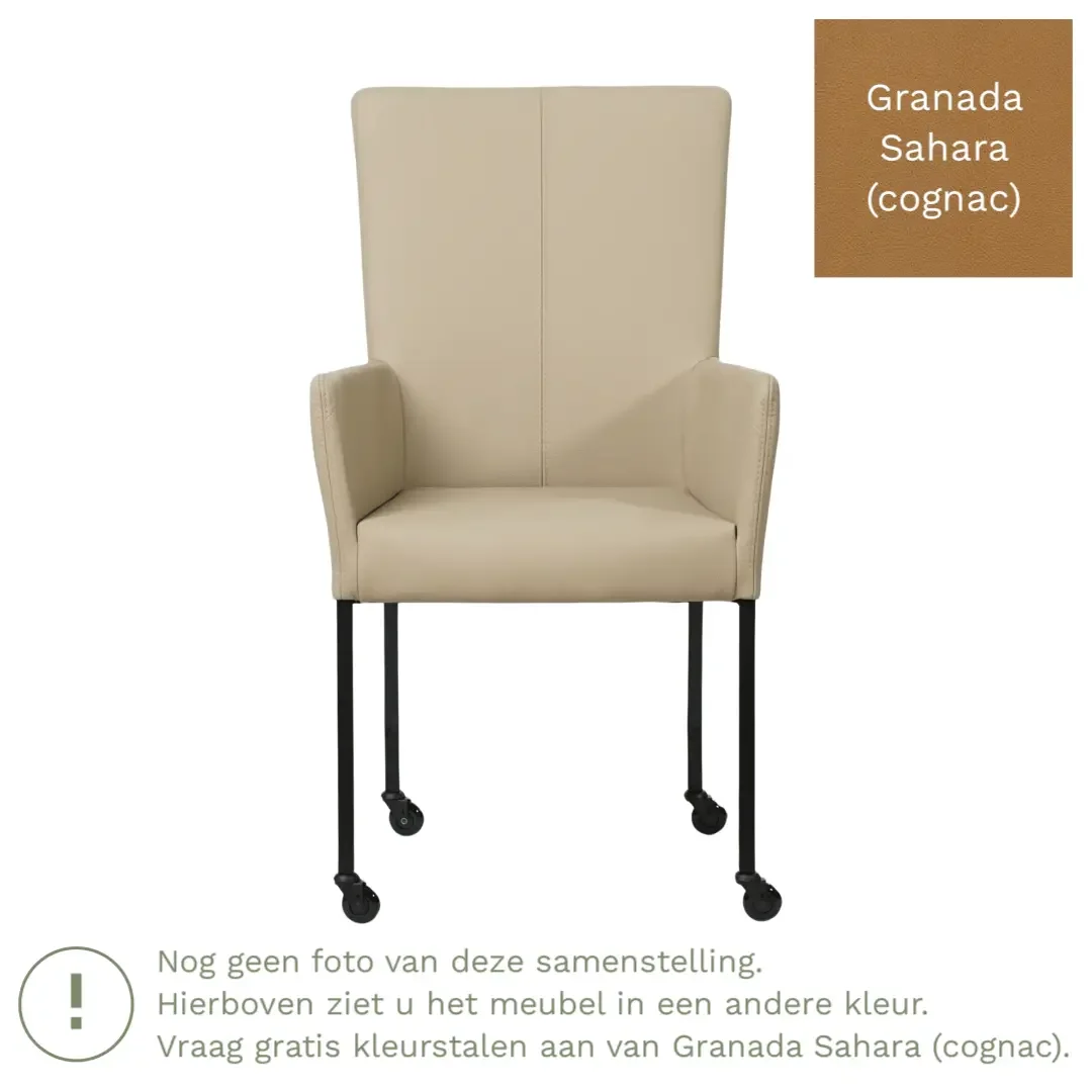 afbeelding van Leren eetkamerstoel Deal met armleuning - Granada Sahara (cognac) - Poten staal vierkant zwart