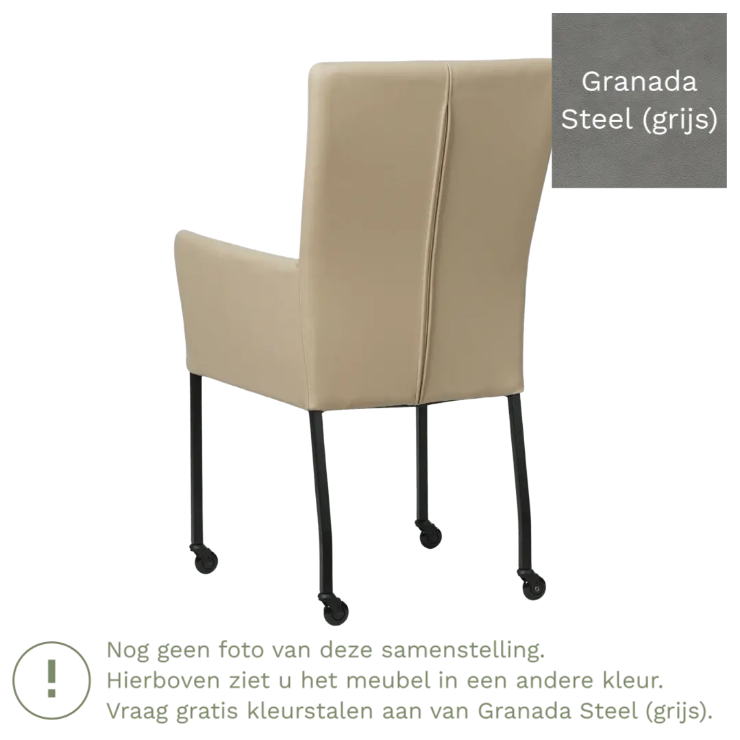 afbeelding van Leren eetkamerstoel Deal met armleuning - Granada Steel (grijs) - Poten staal vierkant RVS
