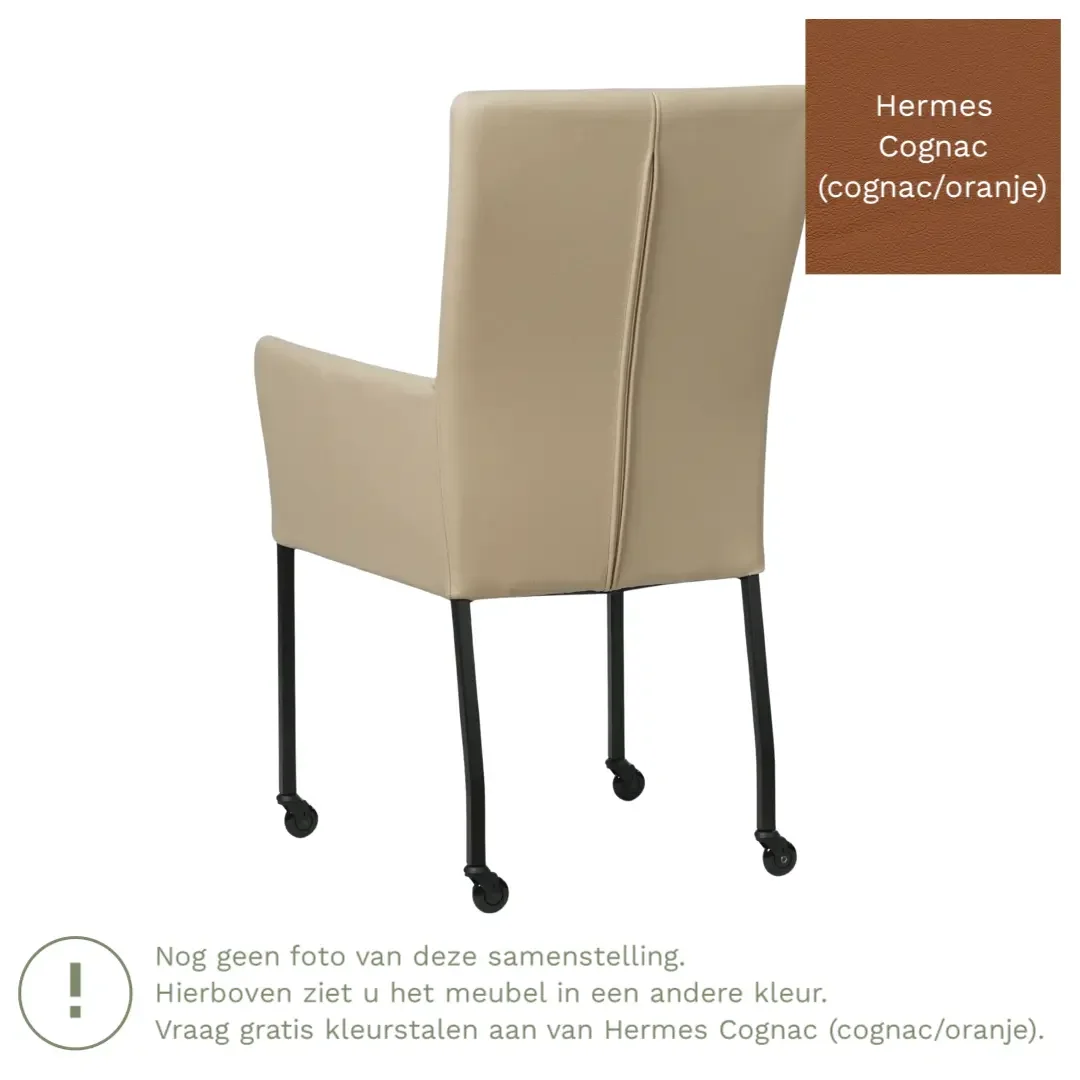 afbeelding van Leren eetkamerstoel Deal met armleuning - Hermes Cognac (cognac/oranje) - Poten staal vierkant zwart