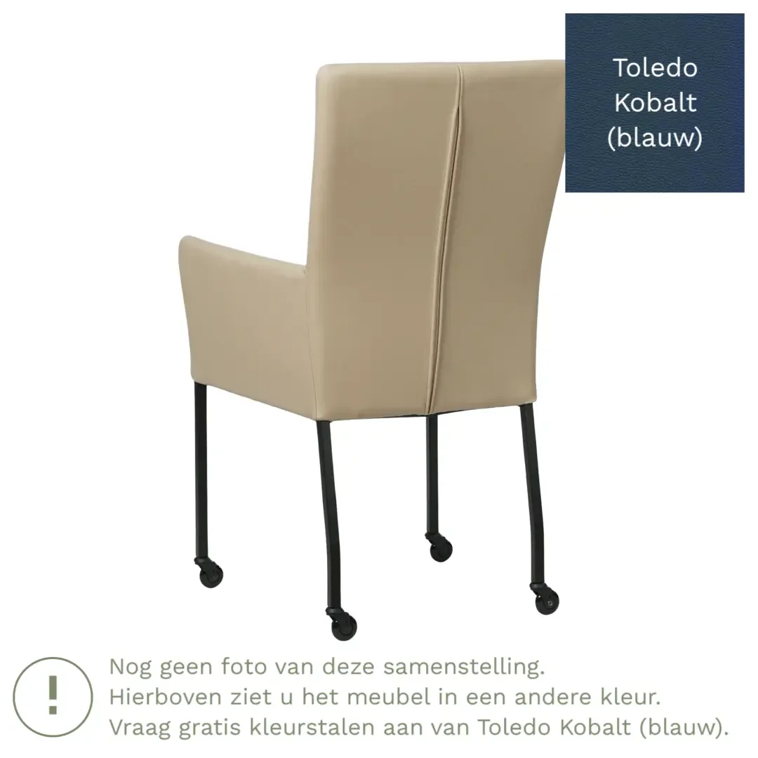 afbeelding van Leren eetkamerstoel Deal met armleuning - Toledo Kobalt (blauw) - Poten staal vierkant zwart
