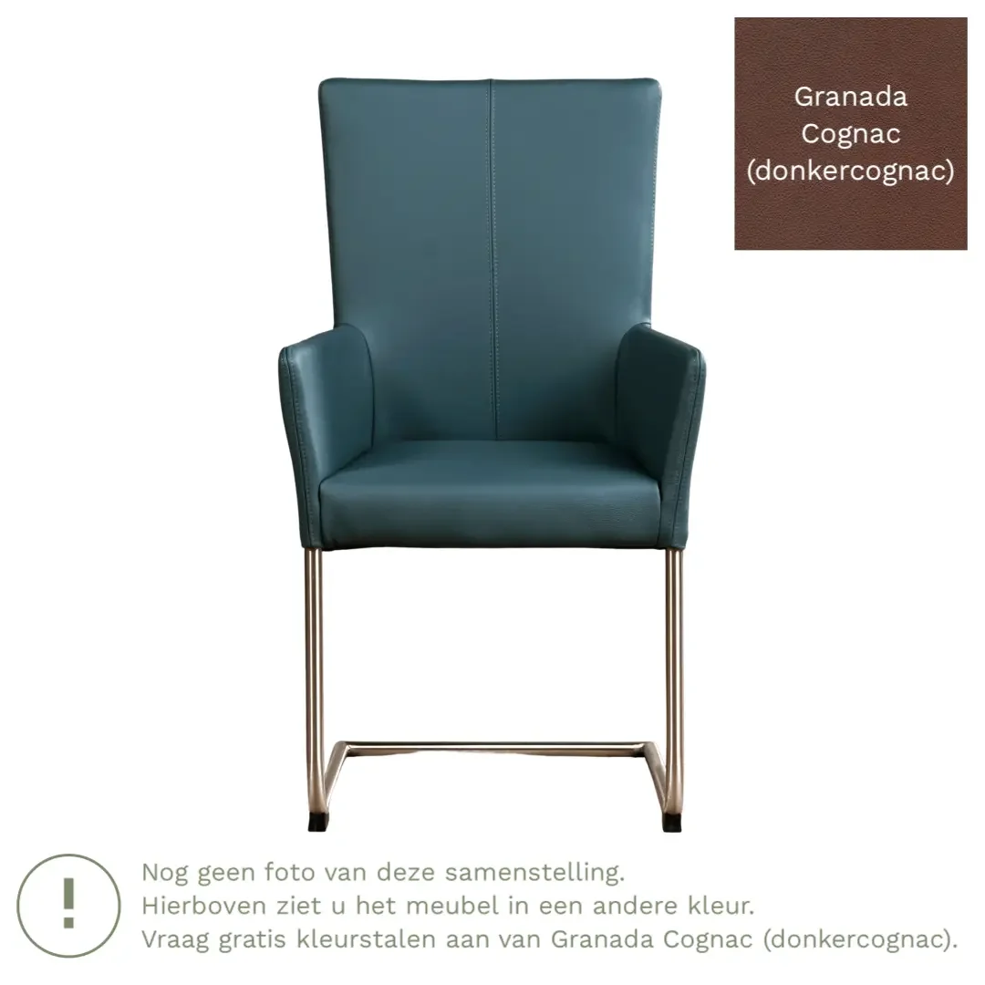 afbeelding van Leren eetkamerstoel Dry met armleuning - Granada Cognac (donkercognac) - Sledepoot staal rond RVS