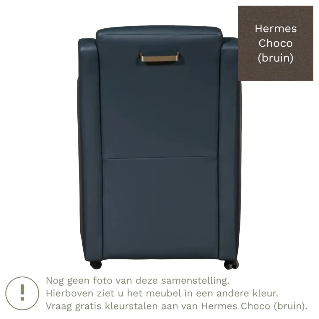 afbeelding van Leren eetkamerstoel Mass - Hermes Choco (bruin) - Met handgreep zwart