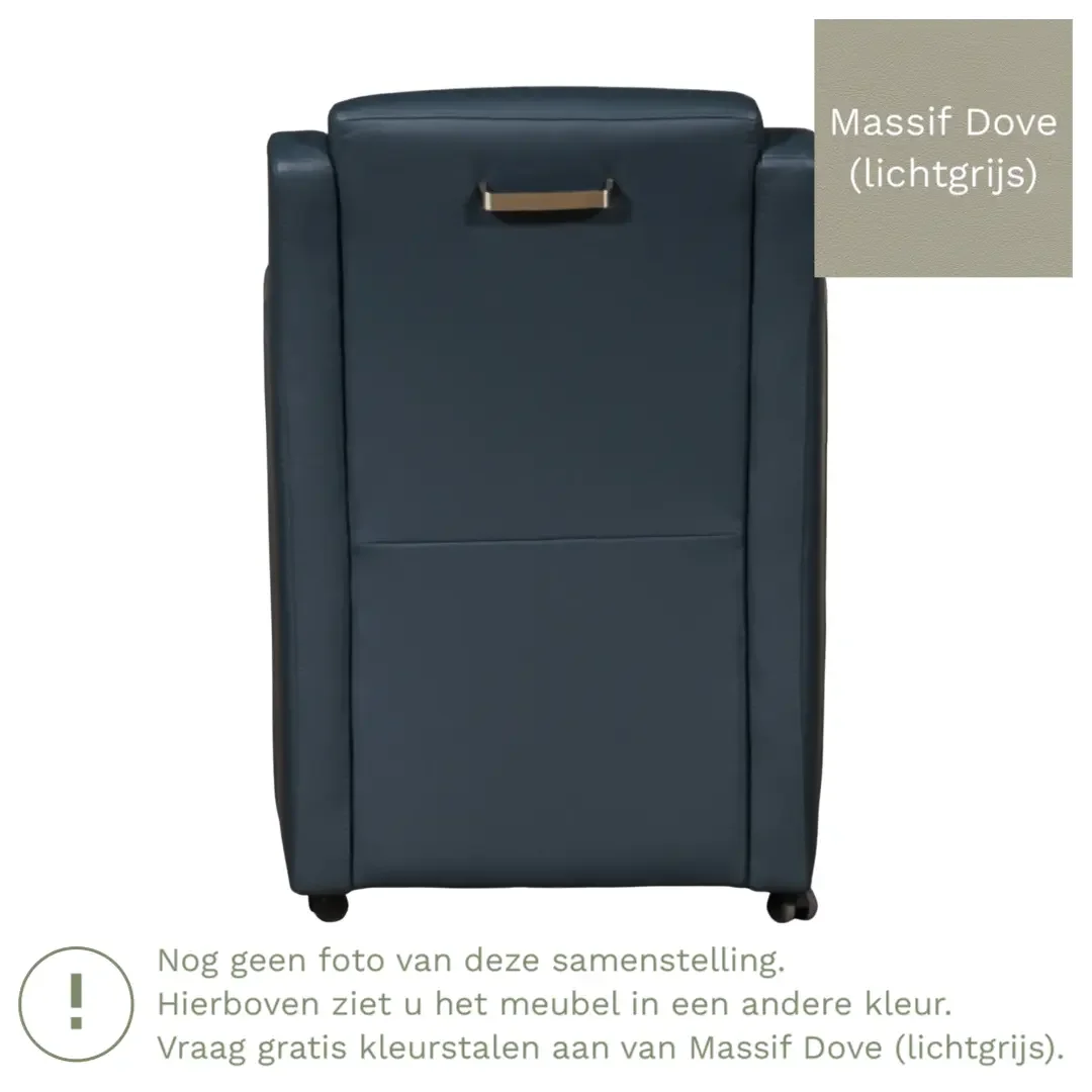 afbeelding van Leren eetkamerstoel Mass - Massif Dove (lichtgrijs) - Met handgreep zwart