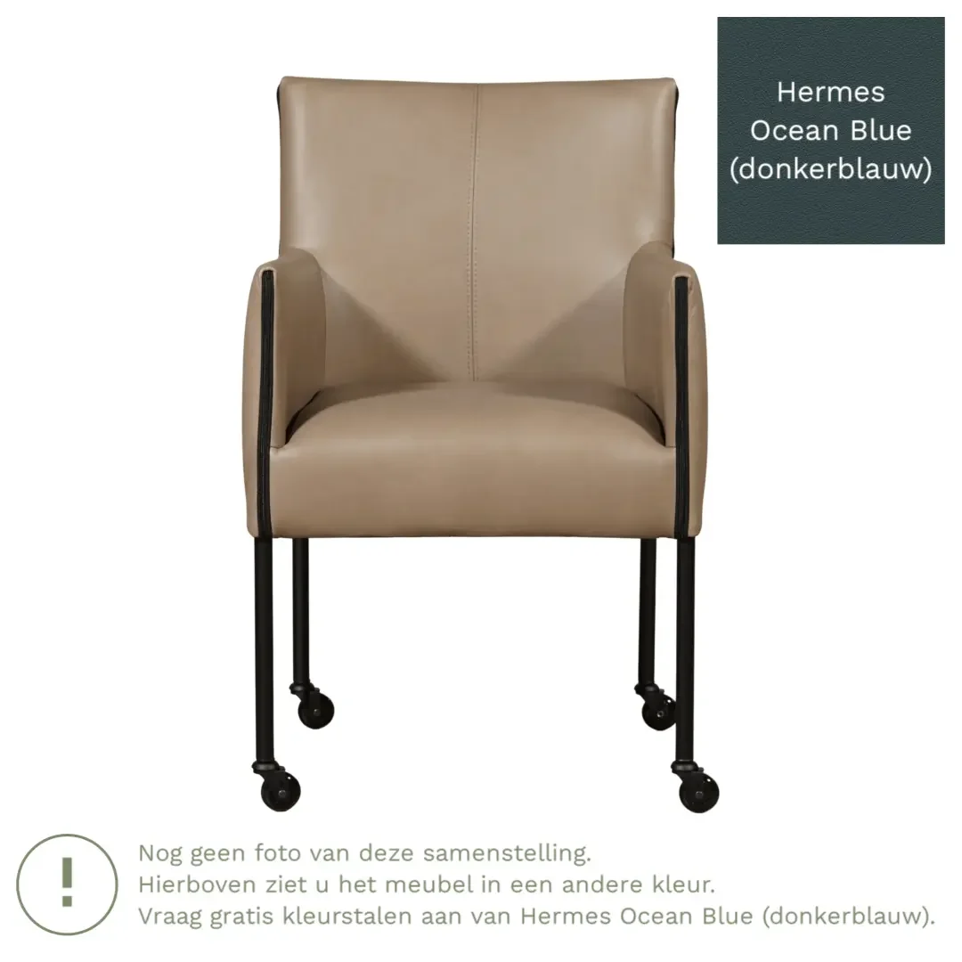 afbeelding van Leren eetkamerstoel More - Hermes Ocean Blue (donkerblauw) - Poten staal rond RVS