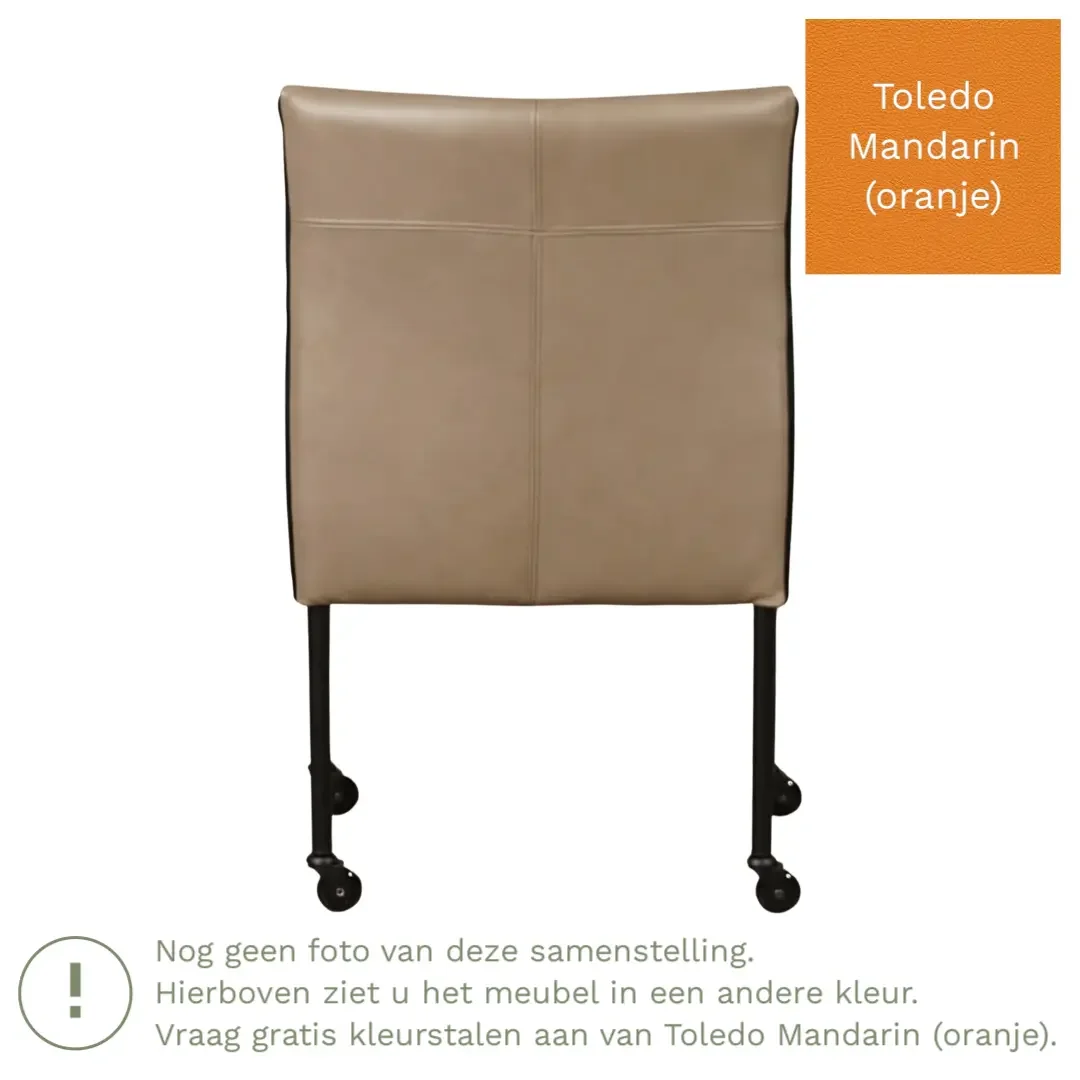afbeelding van Leren eetkamerstoel More - Toledo Mandarin (oranje) - Poten staal rond RVS