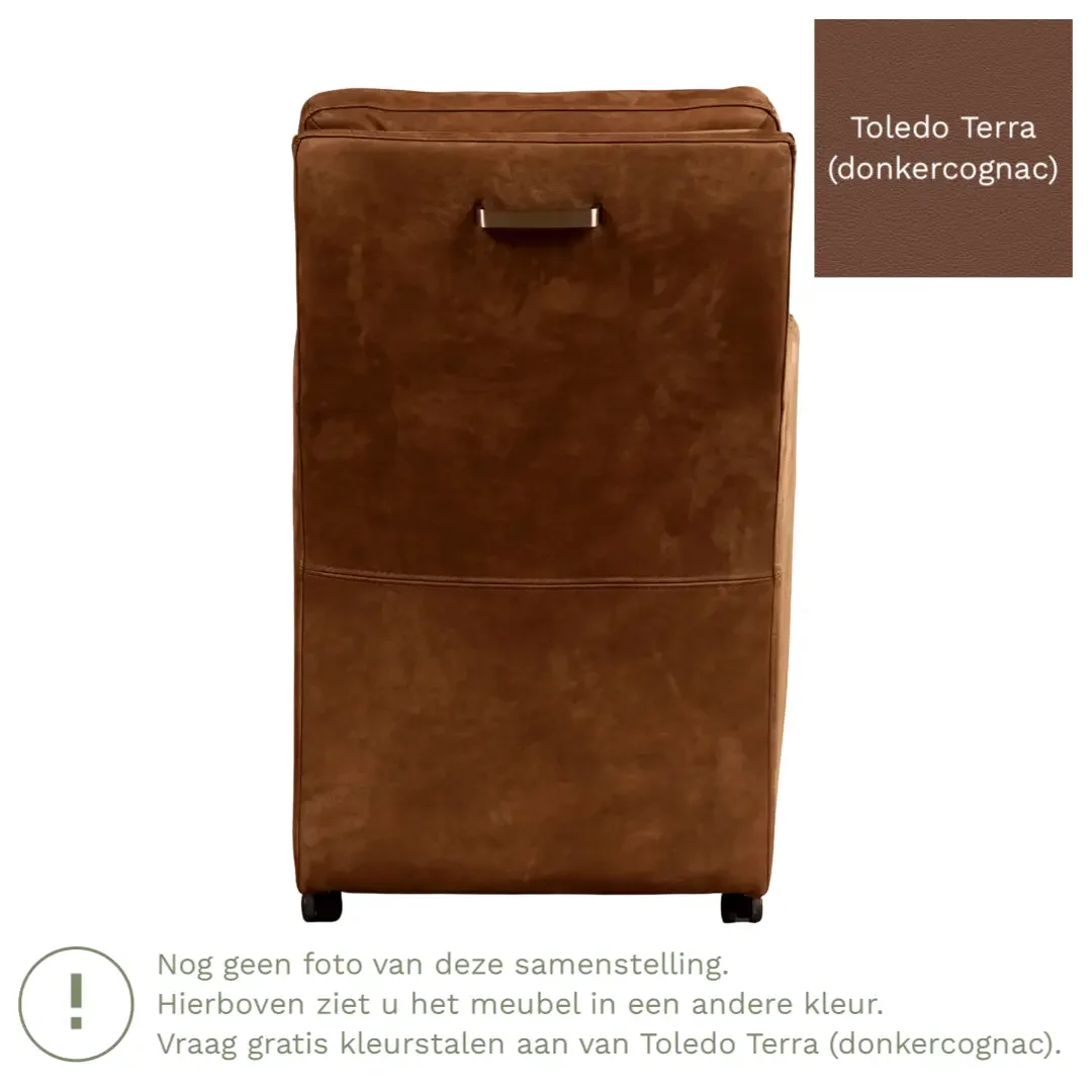 afbeelding van Leren eetkamerstoel Sharp - Toledo Terra (donkercognac) - Met handgreep RVS