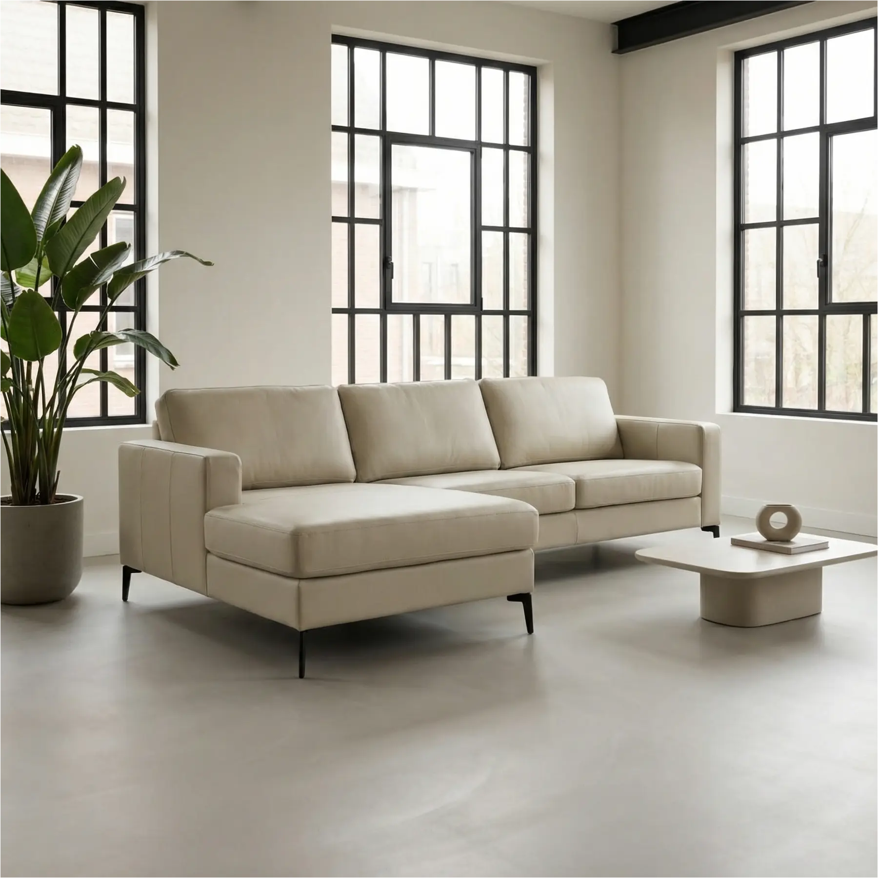 afbeelding van Leren hoekbank Match - 2-zits arm rechts + Longchair arm links - Toledo Nebbia (creme) - Poten staal zwart