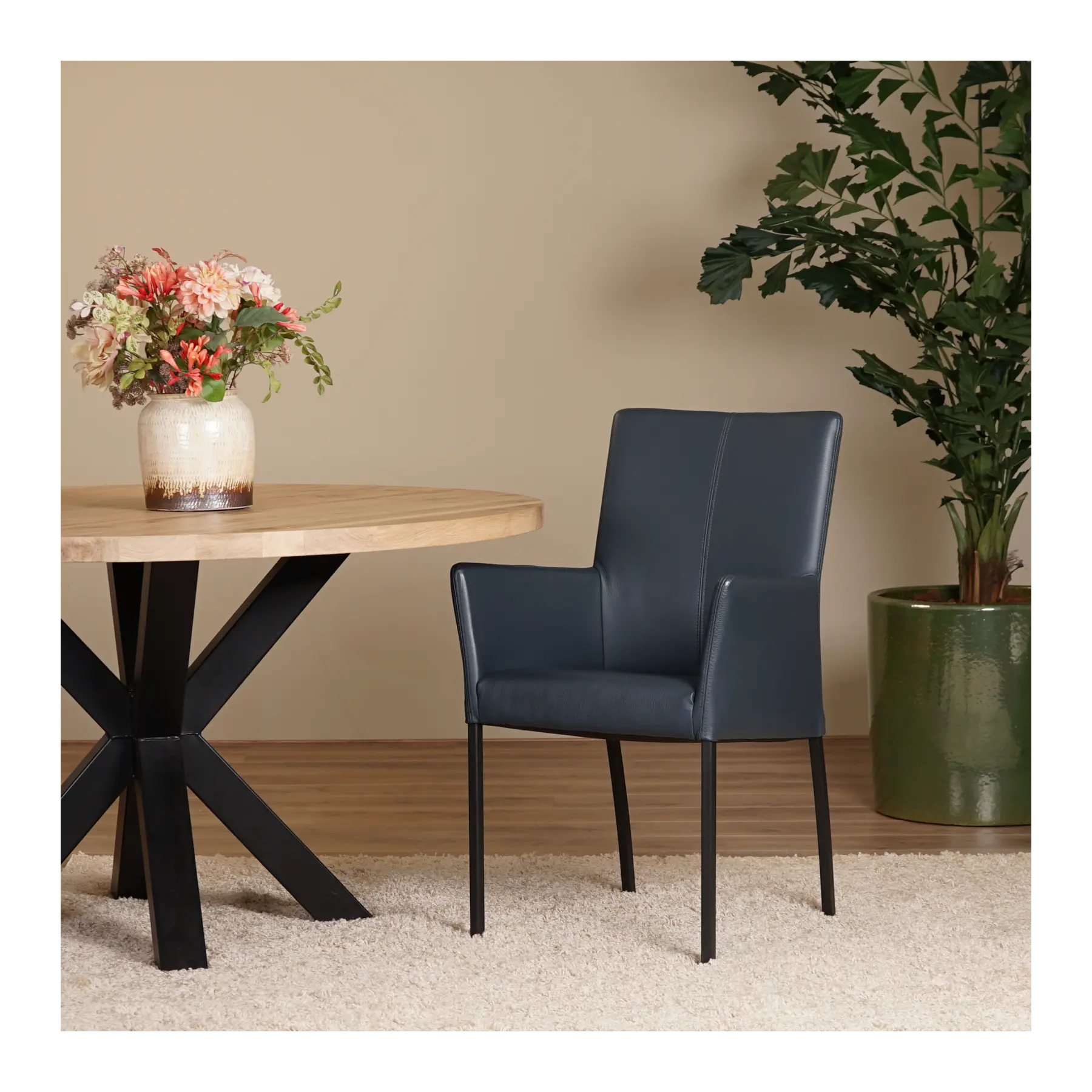 afbeelding van Leren eetkamerstoel Comfort met armleuning