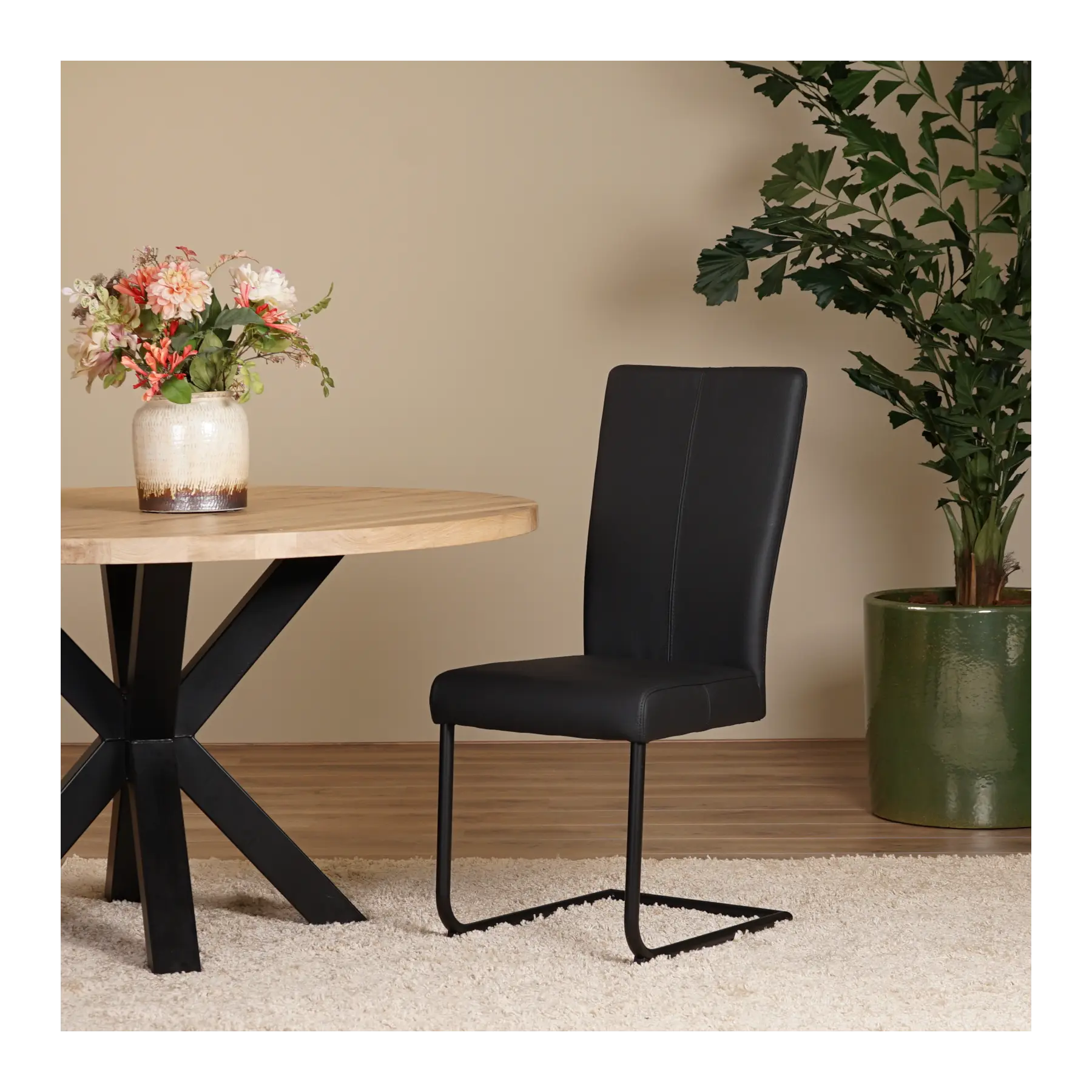 afbeelding van Leren eetkamerstoel Dry