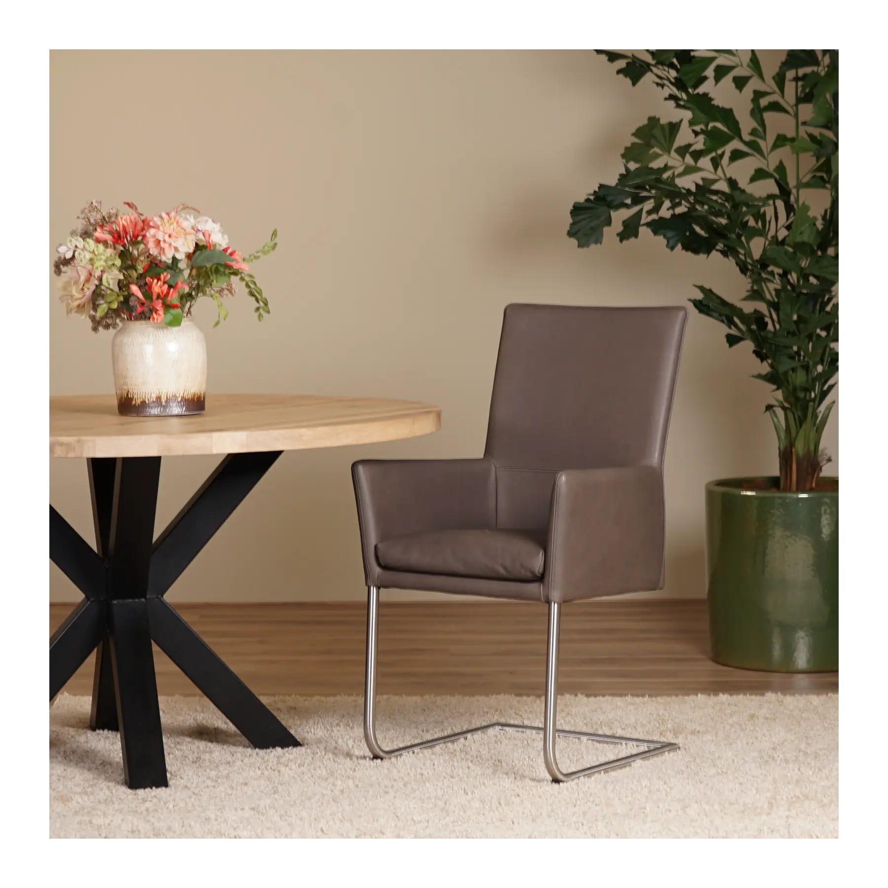 afbeelding van Leren eetkamerstoel Rumor