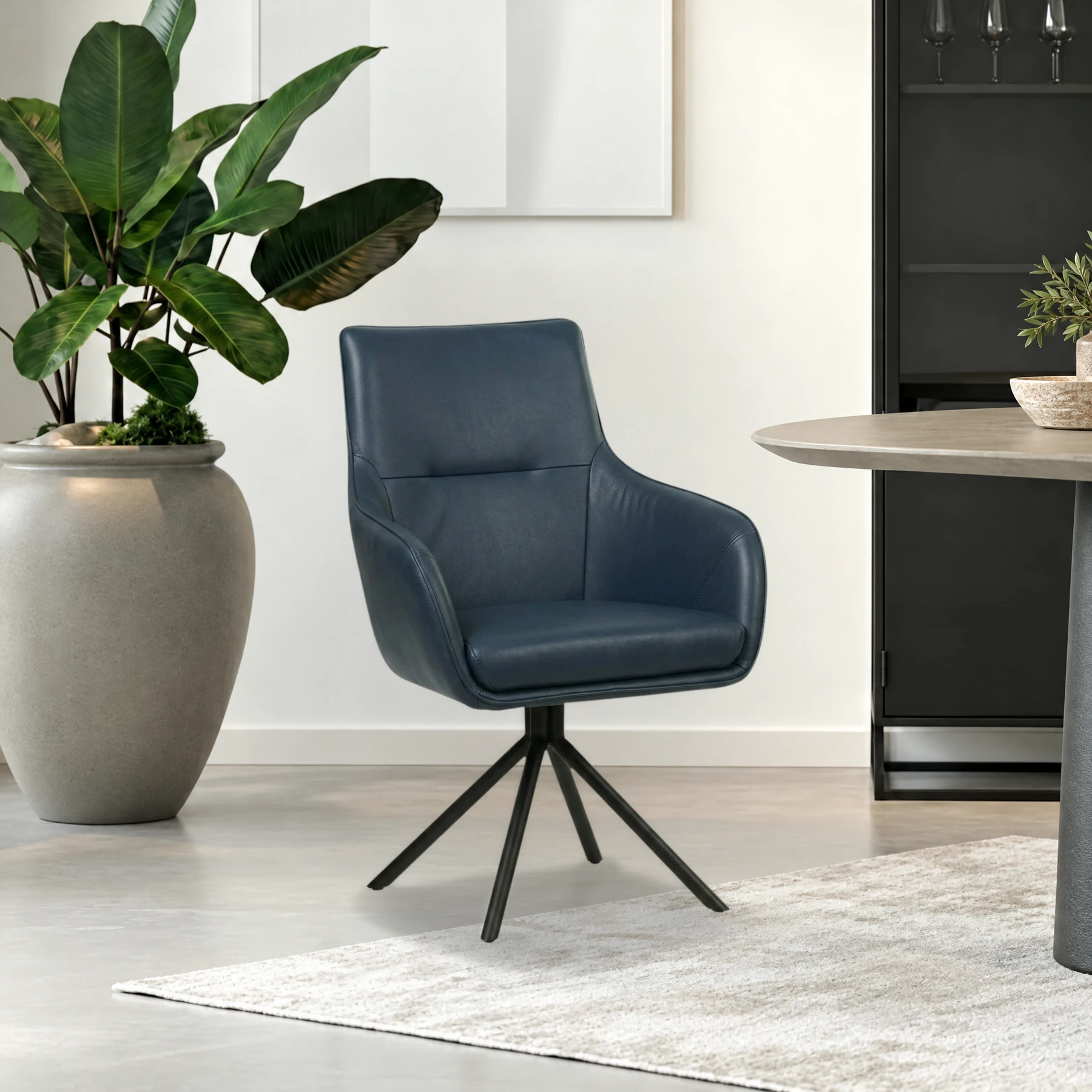 afbeelding van Leren draaibare eetkamerstoel Fancy - Granada Blue (blauw) - Spinpoot staal rond zwart