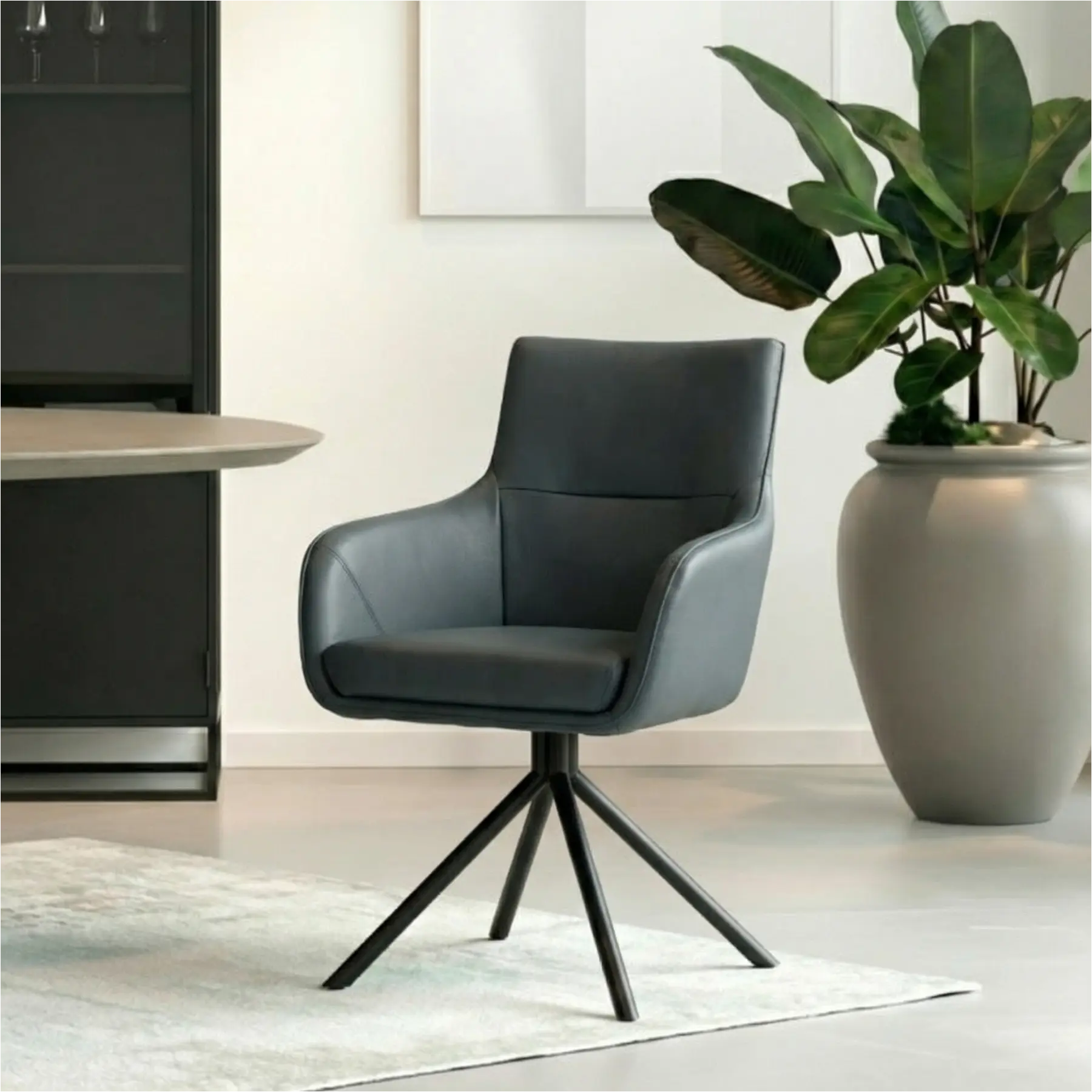 afbeelding van Leren draaibare eetkamerstoel Fancy - Toledo Marine (blauw) - Spinpoot staal rond zwart