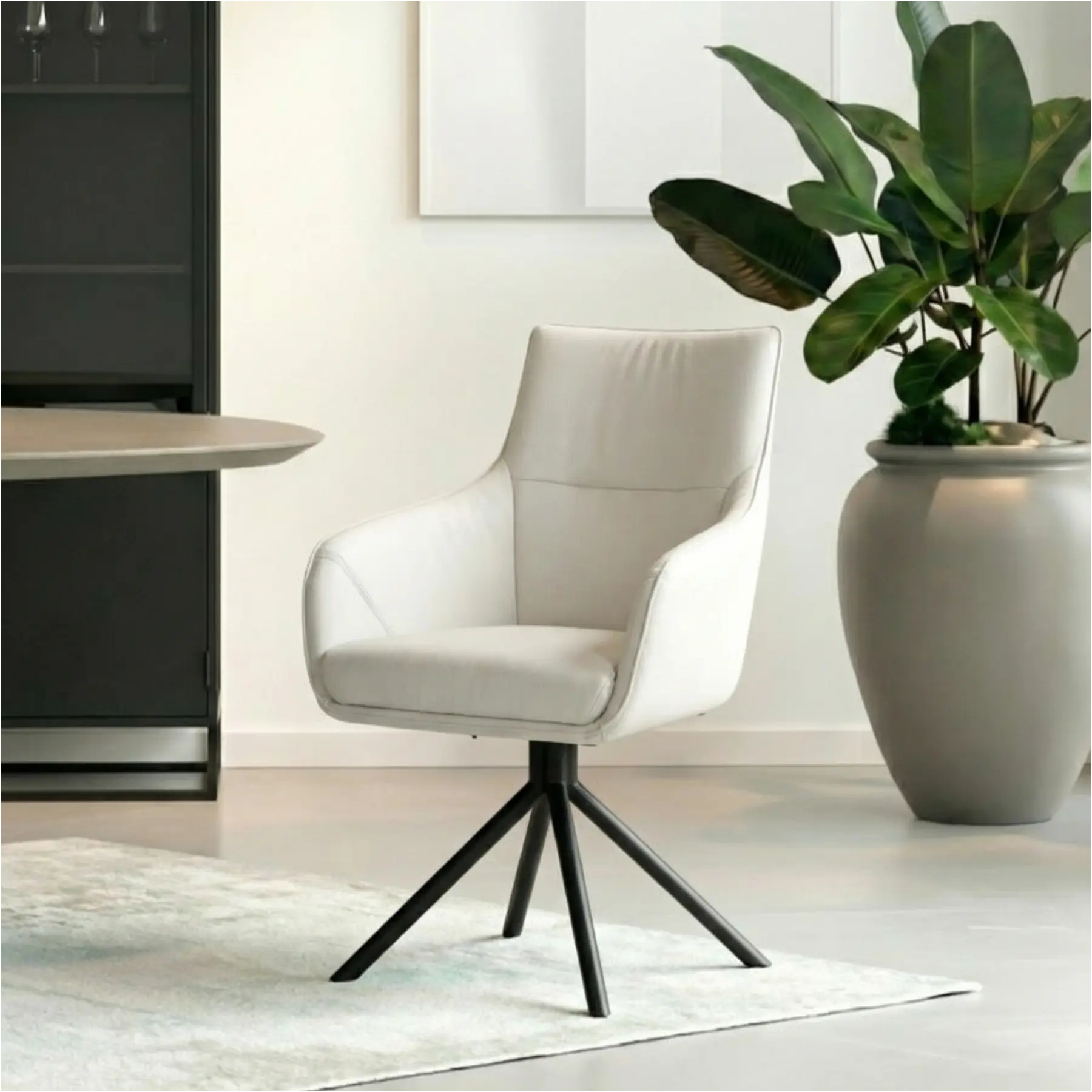 afbeelding van Leren draaibare eetkamerstoel Fancy - Toledo Misty (crème) - Spinpoot staal rond zwart