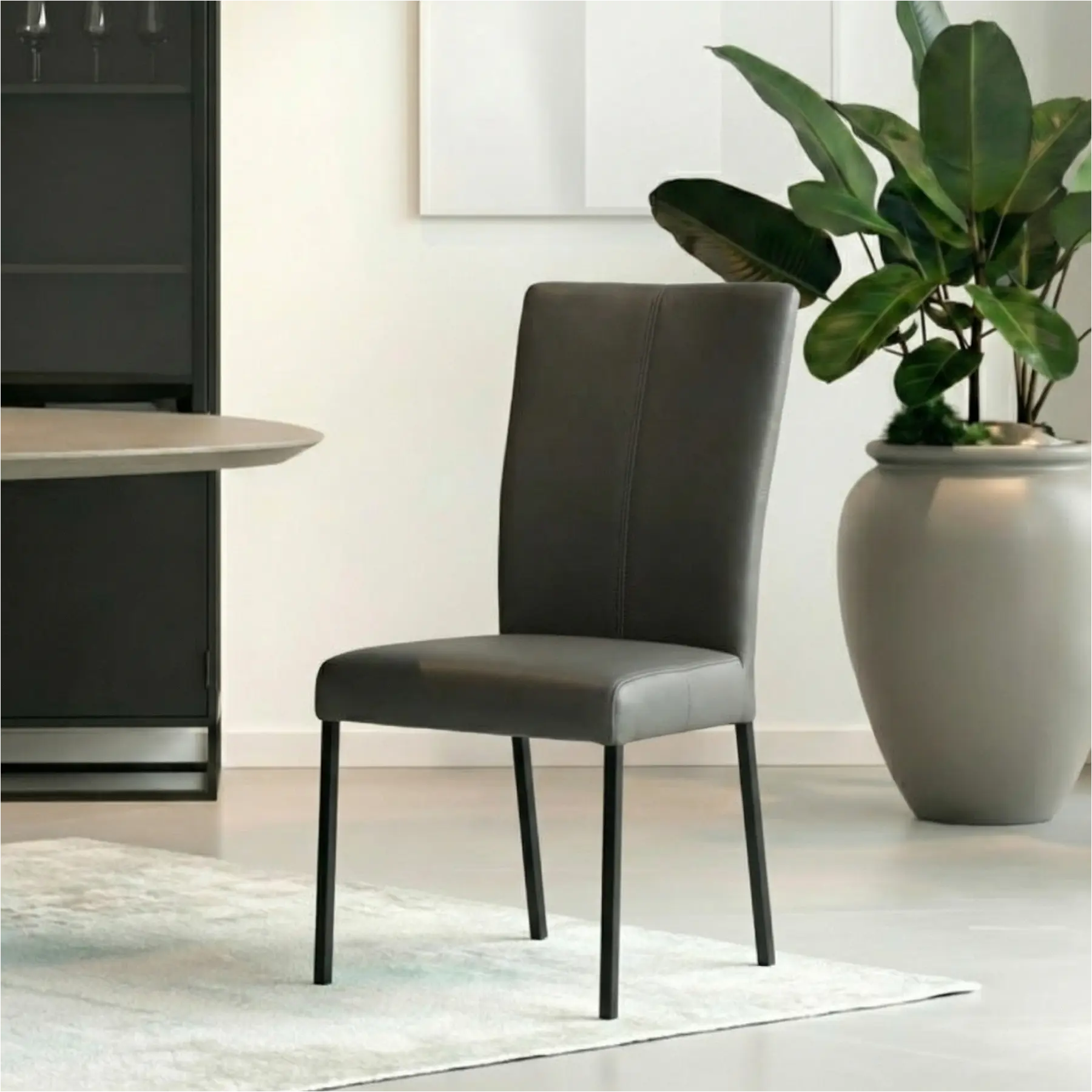 afbeelding van Leren eetkamerstoel Daily - Toledo Antracite (donkergrijs) - Poten staal vierkant zwart