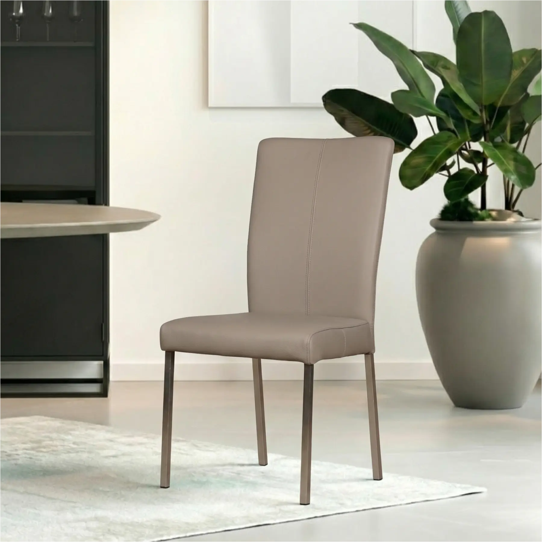 afbeelding van Leren eetkamerstoel Daily - Toledo Khaki (taupe/bruin) - Poten staal vierkant RVS